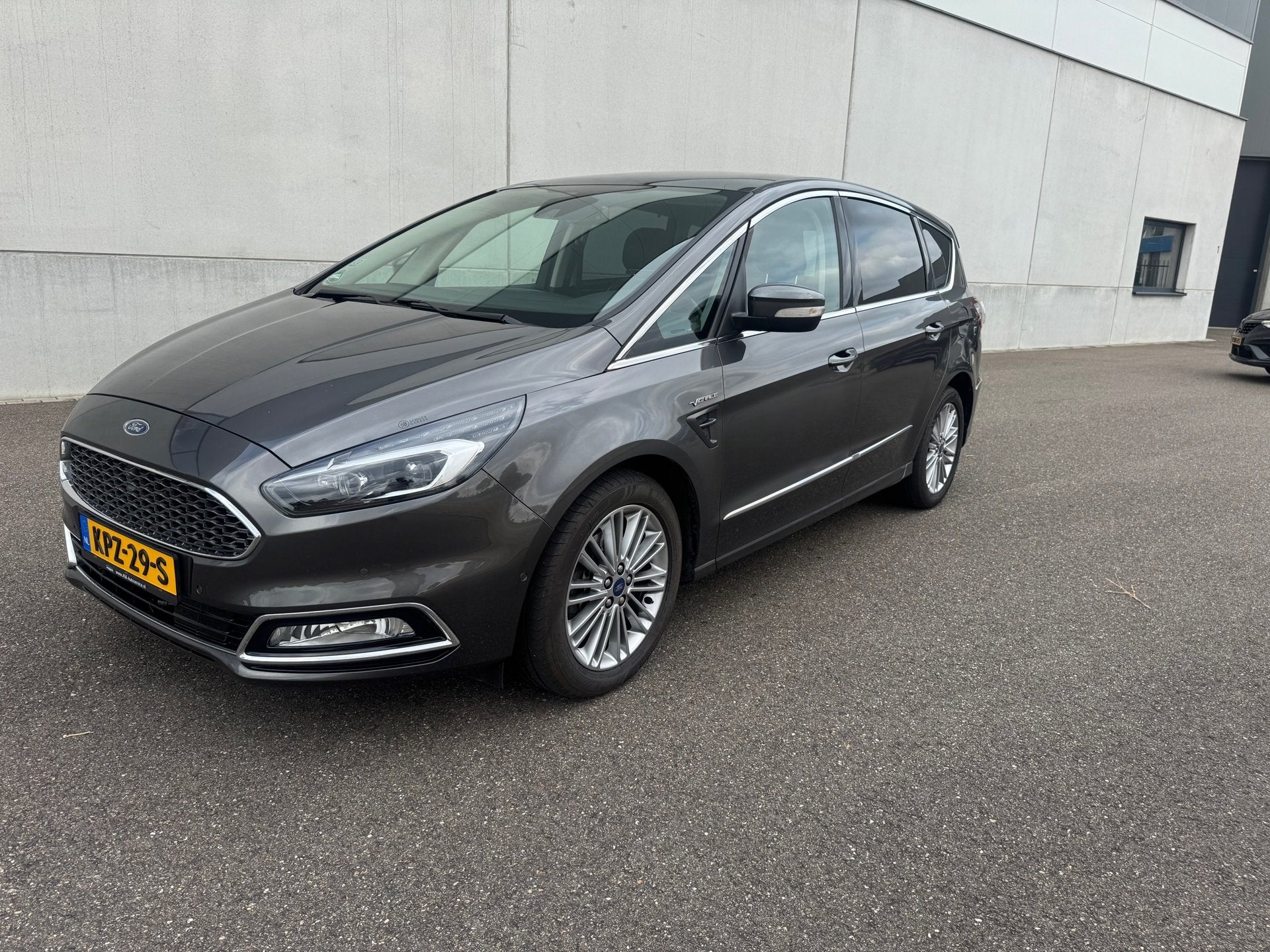 Ford S-MAX 2.0 Vignale Aut Pano 241pk, Auto's, Ford, Dealer onderhouden, 4 cilinders, Leder, Bedrijf
