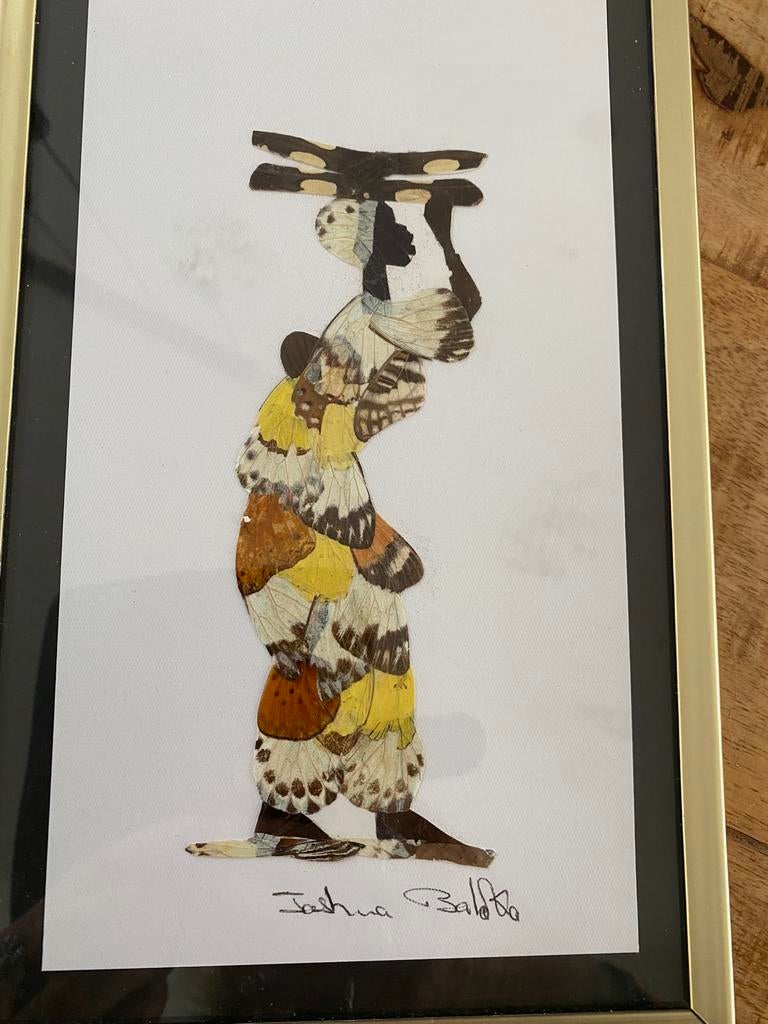Schilderijtje vrouw, gemaakt van vlinder vleugels, Afrika, Ophalen