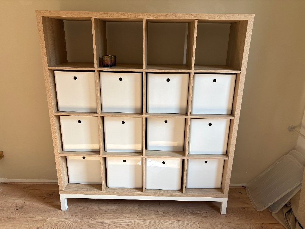 Witte Kalax kast met onderstel en inzetstukken. 147*147cm, Huis en Inrichting, Kasten | Wandmeubels, Ophalen, 100 tot 150 cm, Zo goed als nieuw