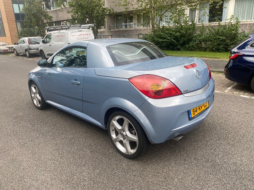 Foto 3 van Opel Tigra 1.8 16V SPORT Twintop2005 Leder Blauw Nieuwe APK