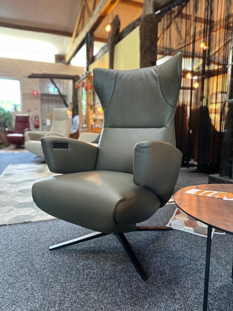 Teun Arts - Ruim 350 relaxstoelen onder 1 dak! - sinds 1973