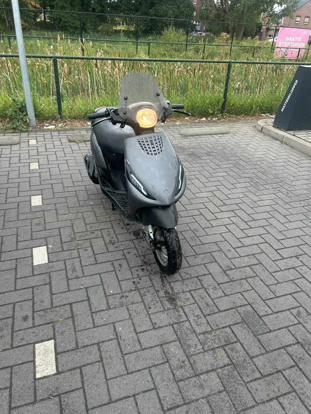 Piaggio zip 80cc 4 Takt, Fietsen en Brommers, Scooters | Piaggio, Ophalen, Zo goed als nieuw, Benzine, Zip