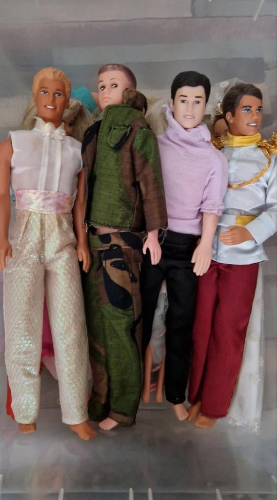 Retro Barbie 4x en Ken 4x 60er jaren  met div.Kleding ed, Verzamelen, Poppen, Gebruikt, Ophalen