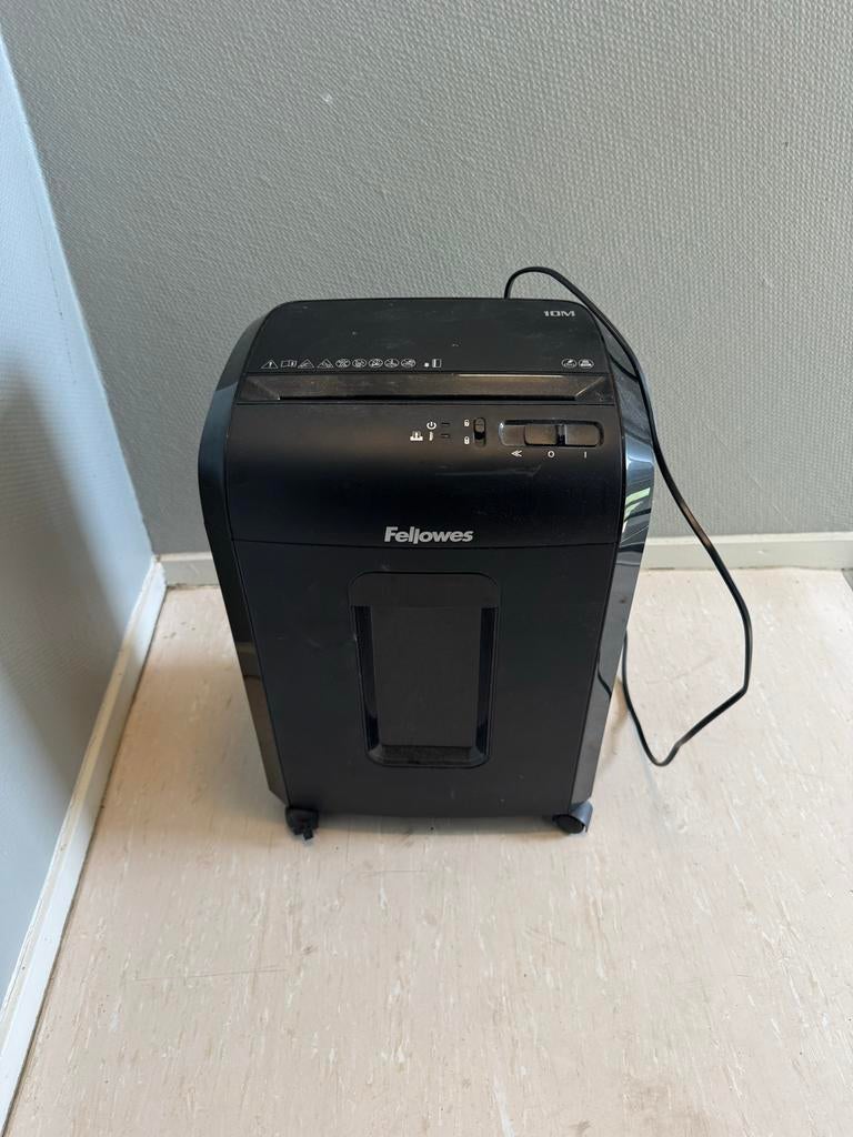 Fellowes 10M Papierversnipperaar - Veilig en Efficiënt, Diversen, Bureau-accessoires, Zo goed als nieuw, Ophalen