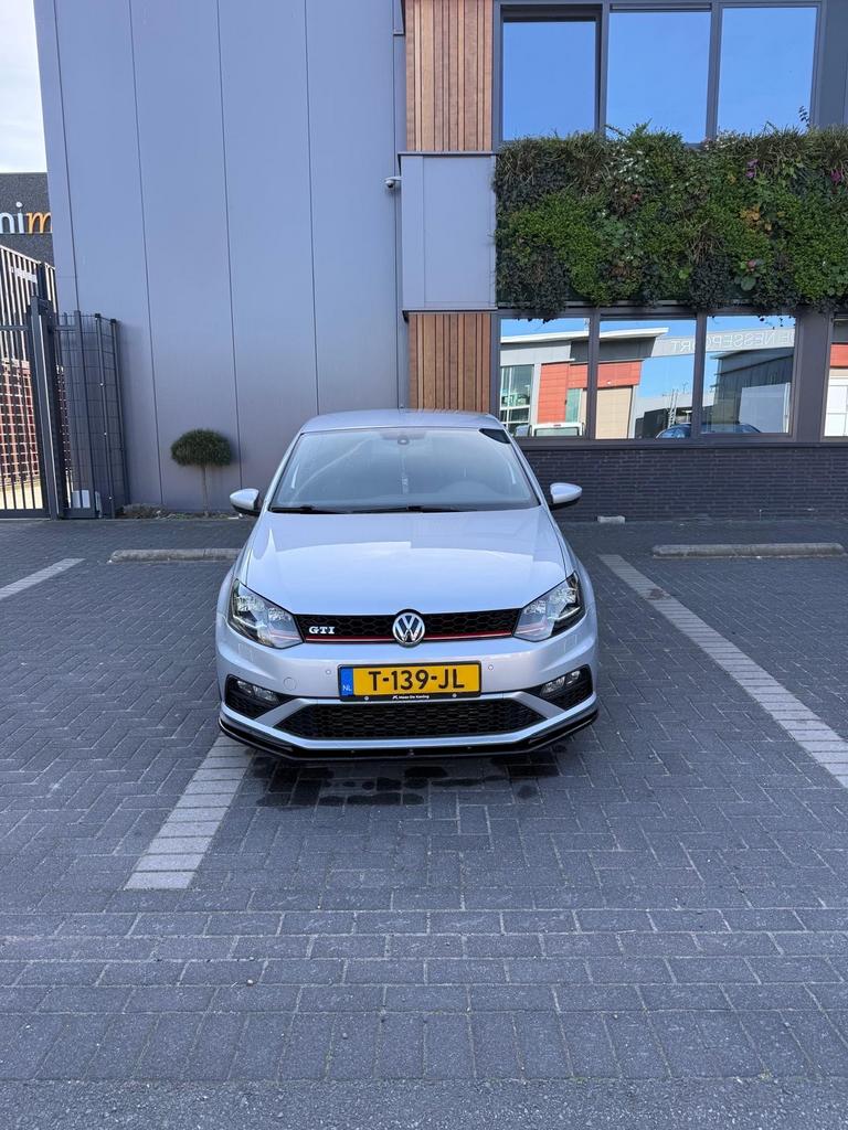 Volkswagen Polo GTI 1.8 2016 Grijs. TURBO SCHADE !, Stof, Zwart, 192 pk, 1180 kg