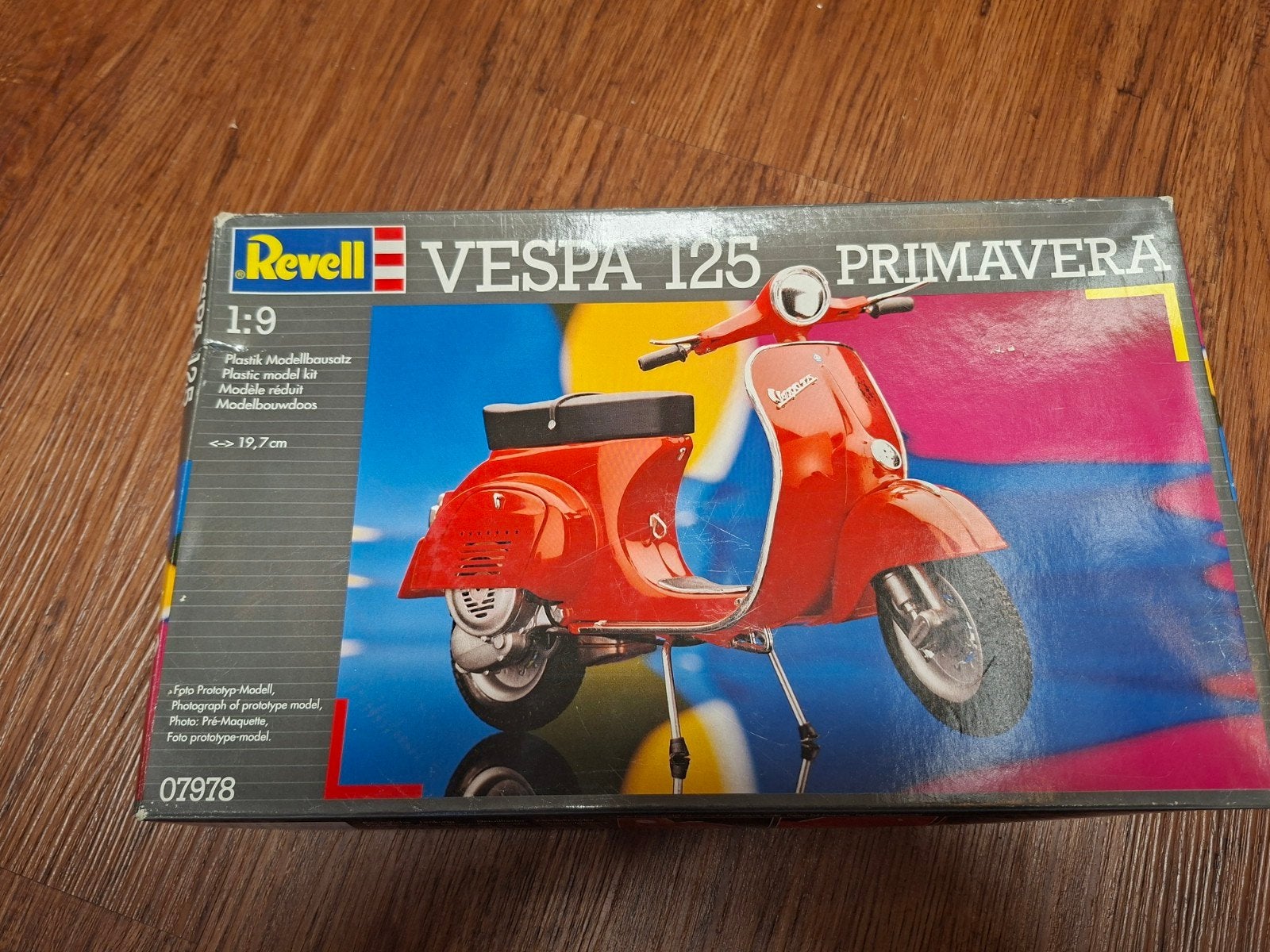 1/9 bouwdoos Revell Vespa 125 cc primavera, Ophalen of Verzenden, Groter dan 1:32, Auto, Revell