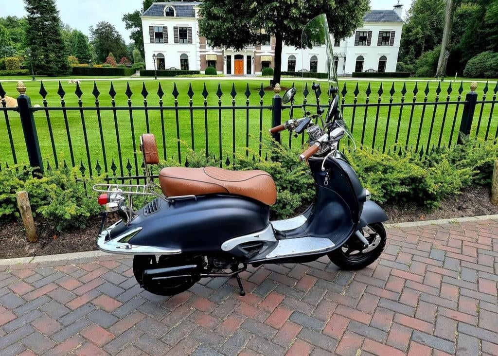 Berini Bella Milano Unieke Matzwarte Scooter, Ophalen, Gebruikt, Elektrisch