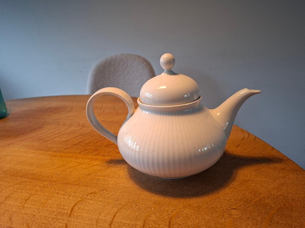vintage porseleinen theepot met een gegroefd ontwerp., Ophalen, Gebruikt, Overige typen, Overige stijlen