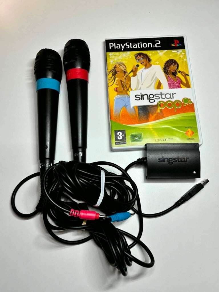 Singstar microfoons + 1 spel PlayStation 2, Muziek, Gebruikt, Verzenden, 3 spelers of meer