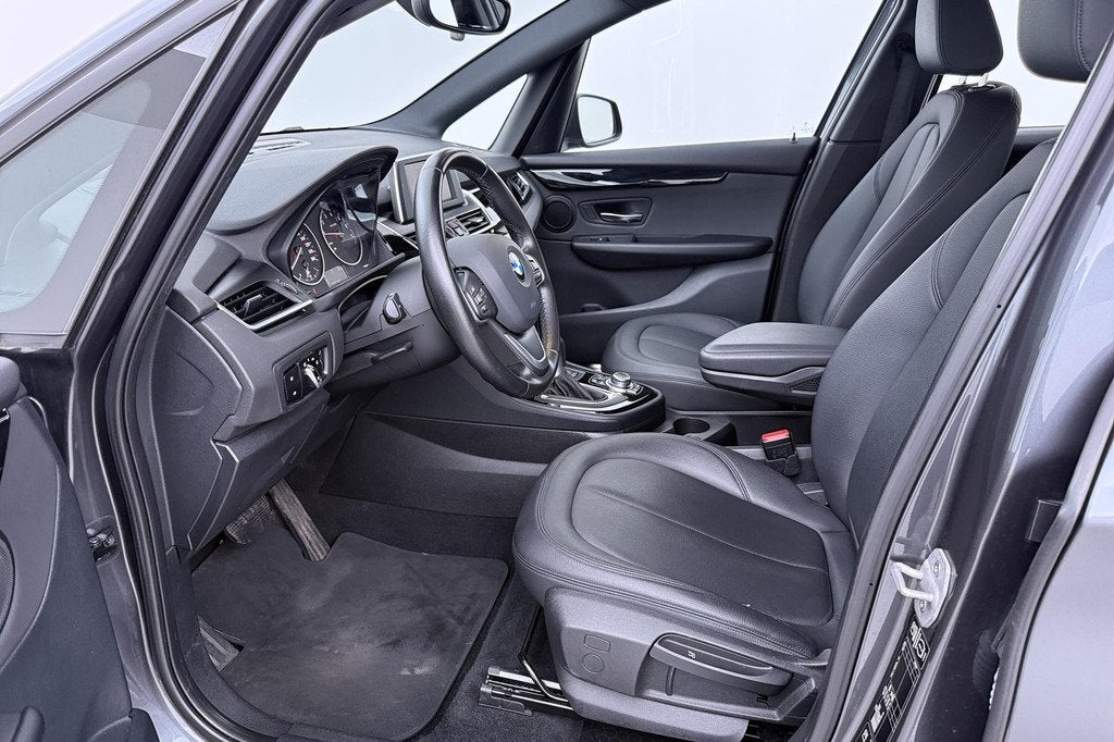BMW 2-serie Active Tourer 225i xDrive High Executive | Leder, Automaat, 1998 cc, Automatische klimaatregeling, Gebruikt