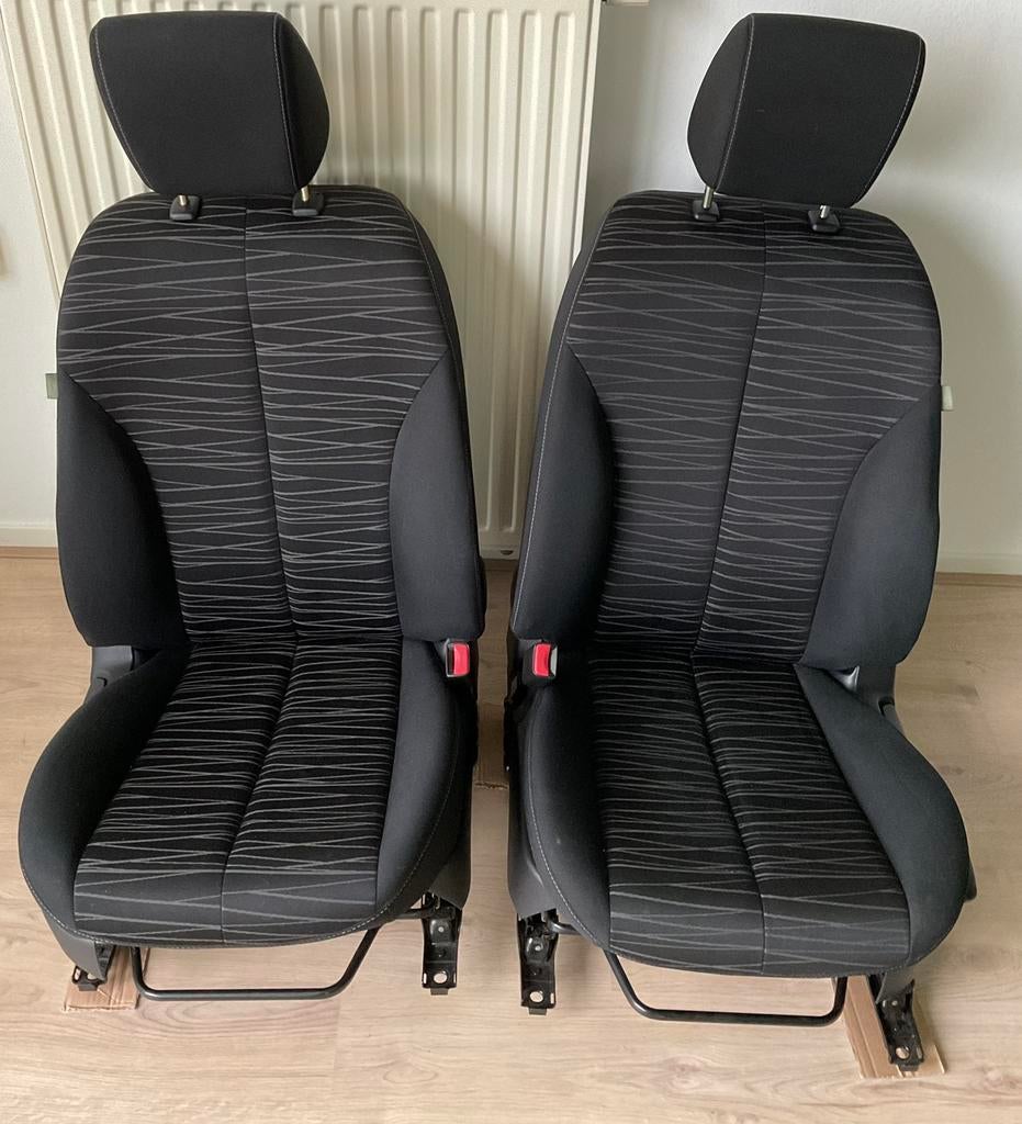 Mazda 2 DE voorstoelen 3-deurs (2008-2014), Ophalen of Verzenden, Gebruikt, Mazda