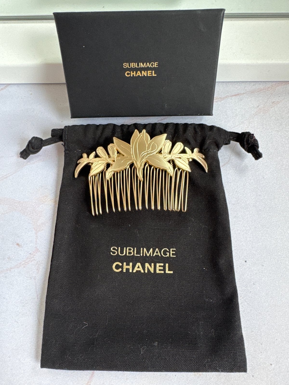 Chanel Sublimage Haarspeld - Gouden Bloem Design, Ophalen of Verzenden, Nieuw, Haarspeld