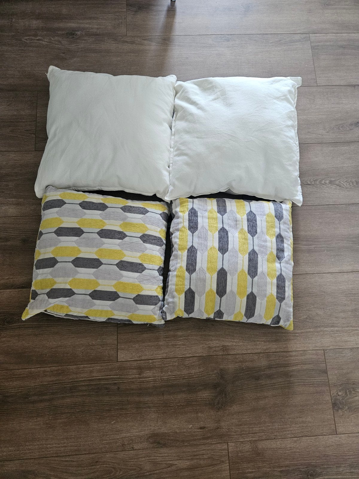 4 decoratieve kussens: Dutch Decor en witte kussens, Ophalen of Verzenden