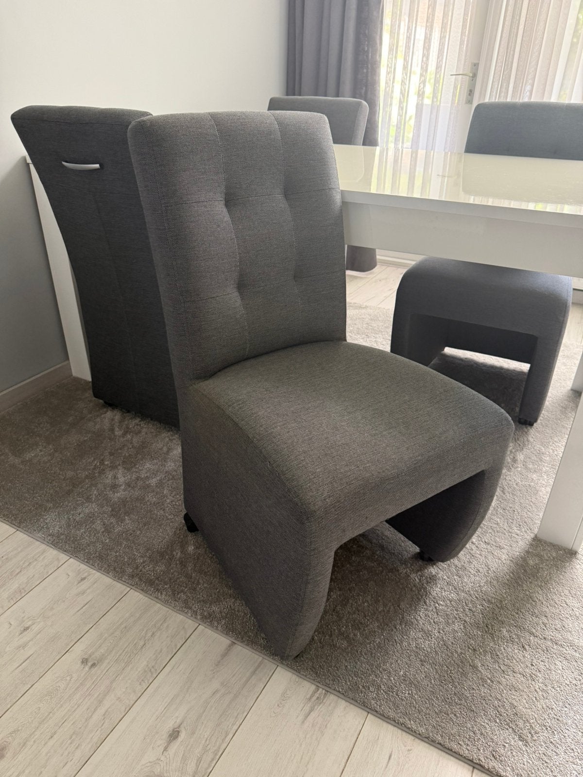 4 nette stoelen op wieltjes antreciet grijs, Ophalen, Zo goed als nieuw, Vier, Stof