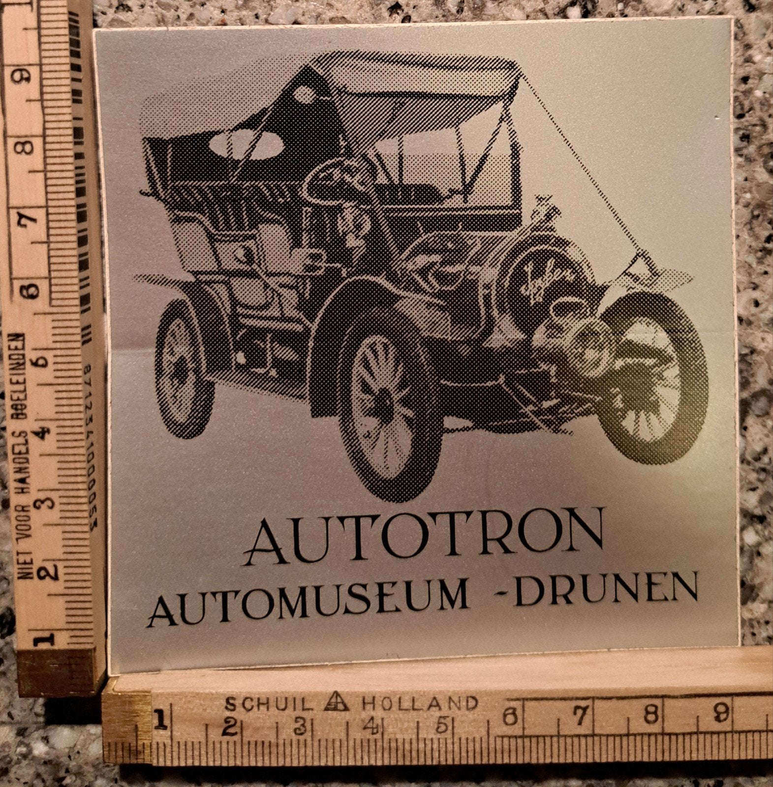 Vintage zilveren sticker Lips Autotron Automuseum Drunen, Ophalen of Verzenden, Zo goed als nieuw, Auto of Motor