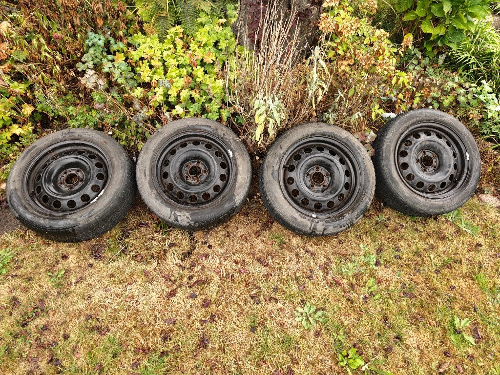 Stalen velgen met Nokian winterbanden., Auto-onderdelen, Banden en Velgen, Ophalen, Gebruikt, 16 inch, Banden en Velgen