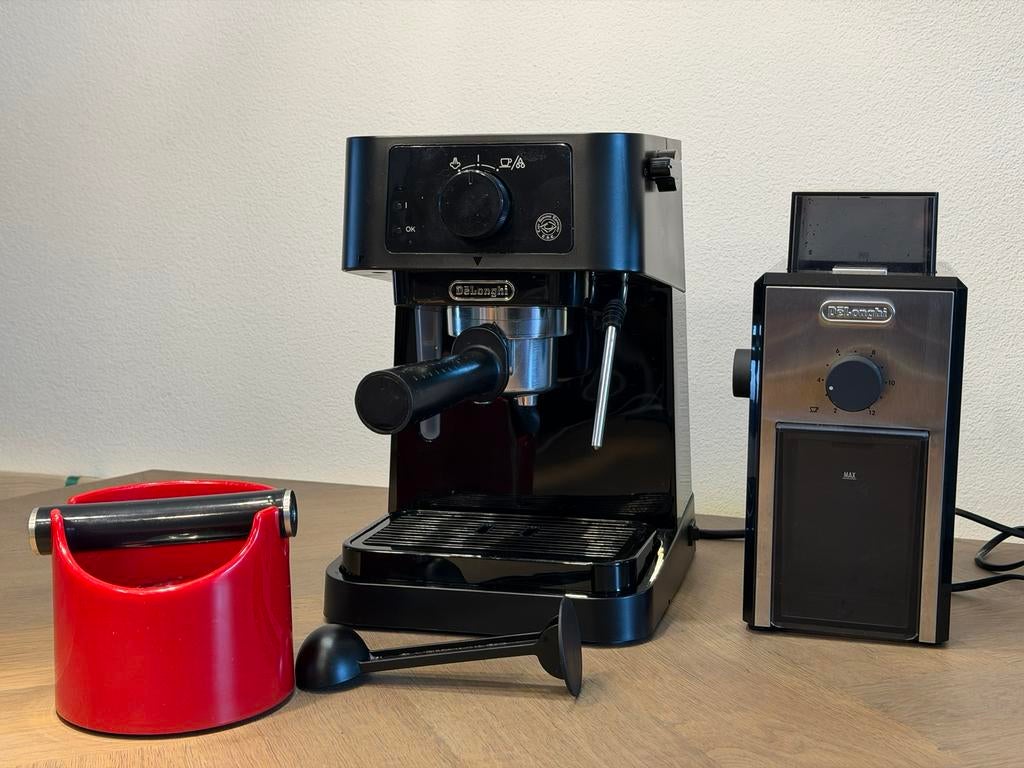 DELONGHI KOFFIEZETAPPARAAT EN MOLEN, Ophalen, 10 kopjes of meer, Koffiemachine, Zo goed als nieuw