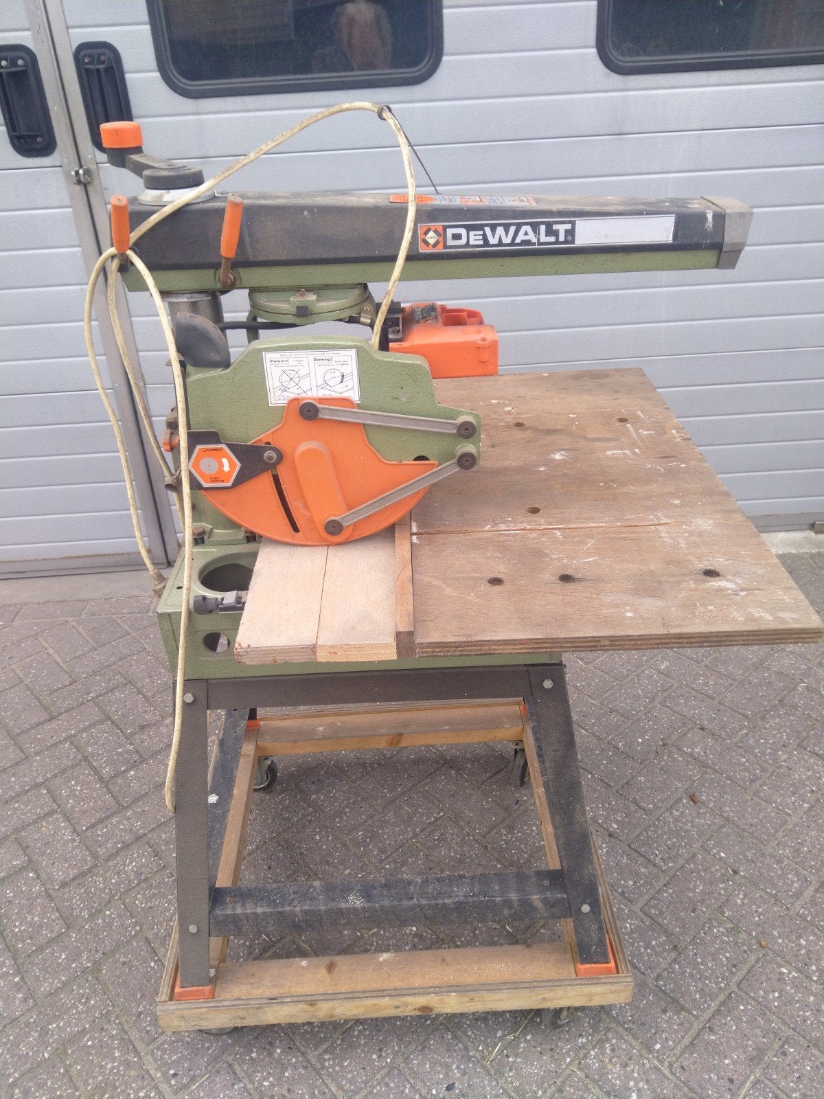 Te koop: DeWALT afkortzaag DW 1251., Ophalen, Gebruikt
