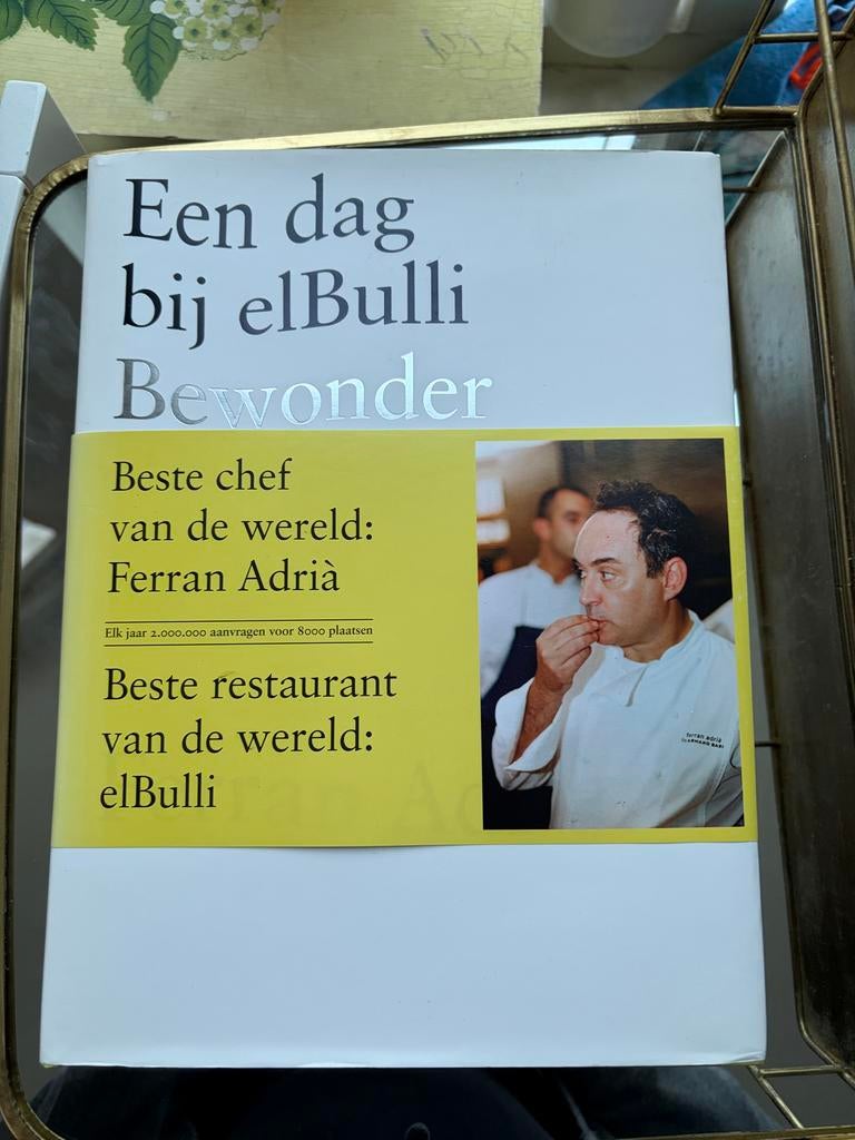 F. Adria - Een dag bij elBulli, Hoofdgerechten, Ophalen of Verzenden, Zo goed als nieuw, F. Adria