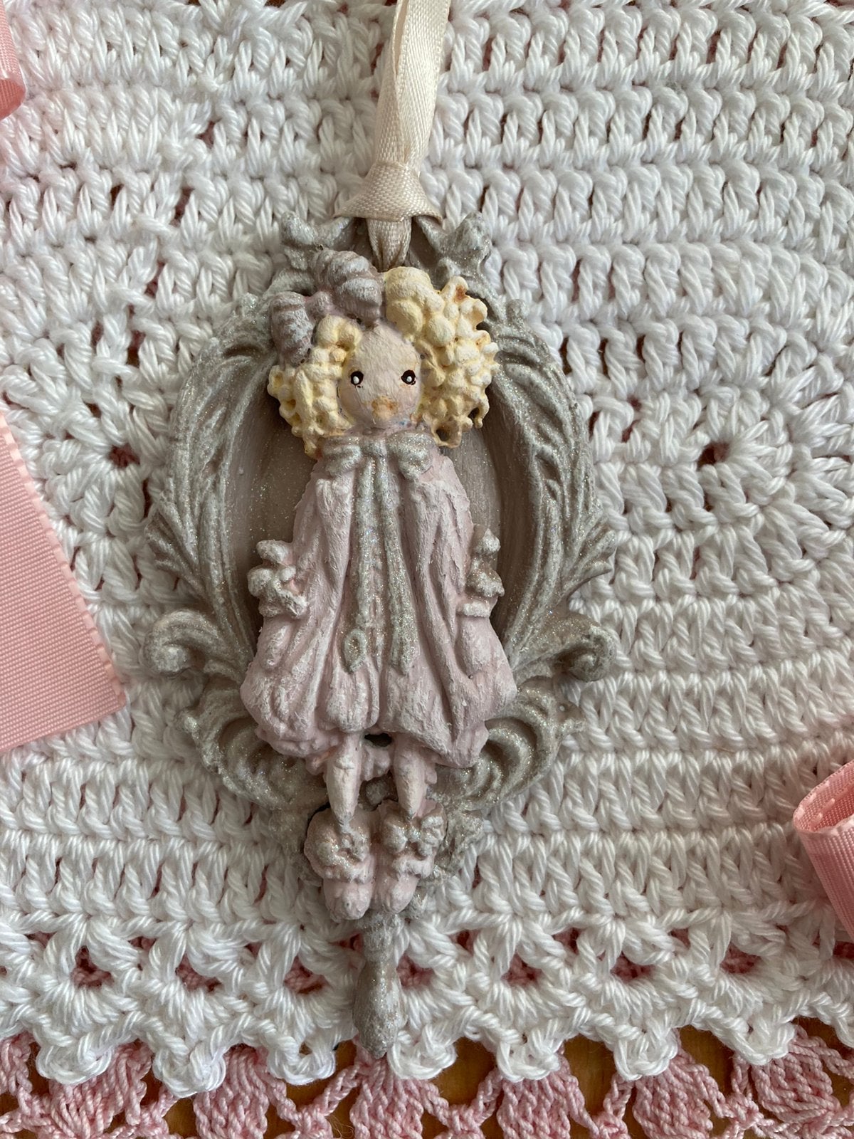 Met de hand gemaakt kerst ornament popje beige met roze, Verzenden, Nieuw