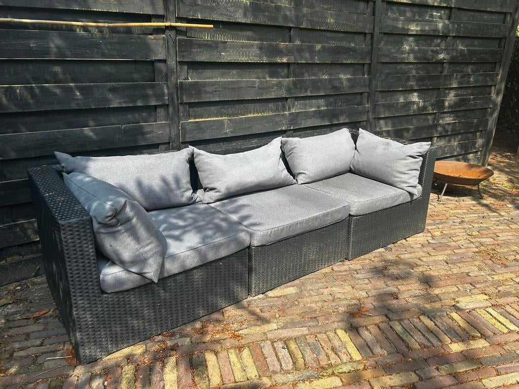 Comfortabele loungeset met grijze kussens, Ophalen, 3 zitplaatsen, Zo goed als nieuw, Loungeset