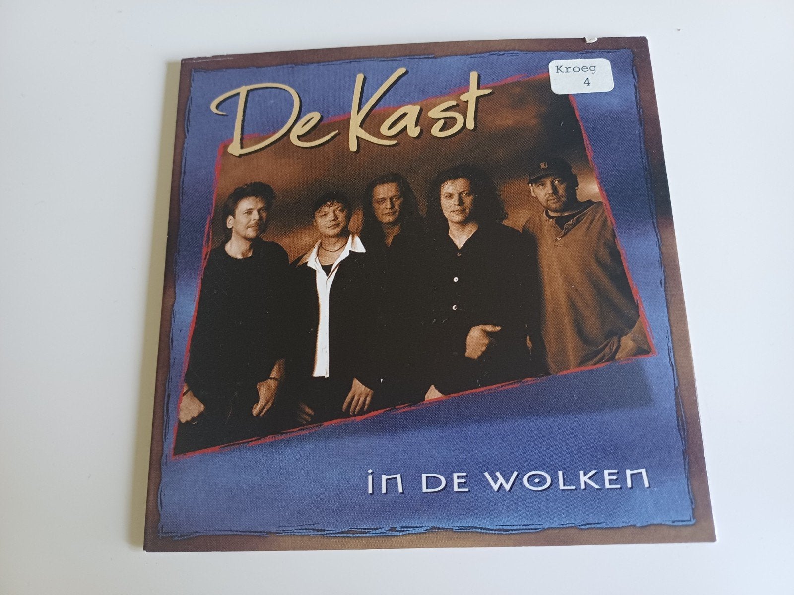 De Kast-In de wolken, Verzenden, Nederlandstalig
