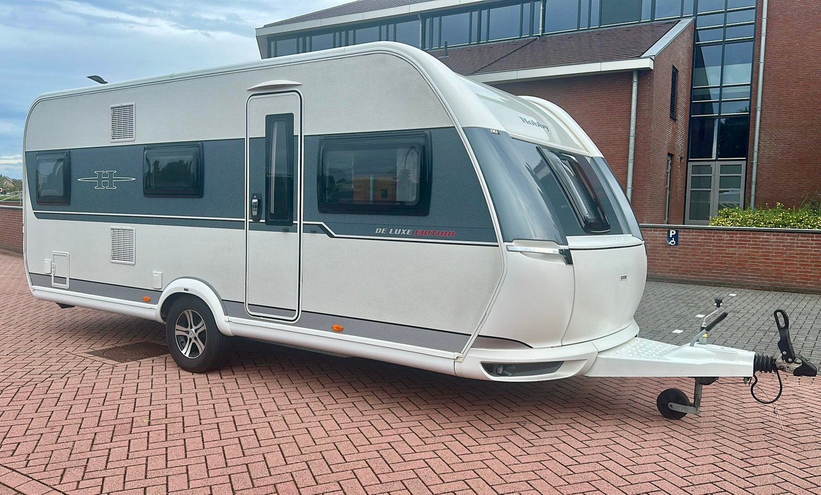 Hobby de Luxe Edition 545 KMF, 3-pers stapelbed, Airco,Mover, Caravans en Kamperen, Schokbreker, Omvormbare zithoek, Rondzit, Hobby