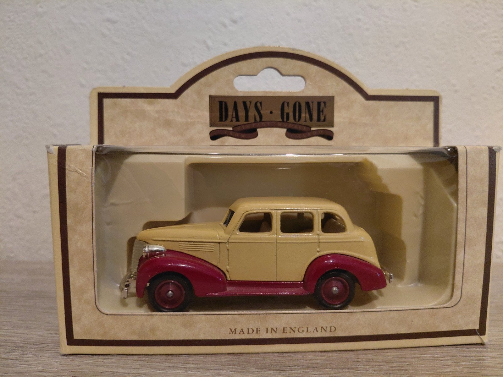 1939 Chevrolet Car - Cream&Maroon, Overige merken, Auto, Verzenden, 1:32 tot 1:50