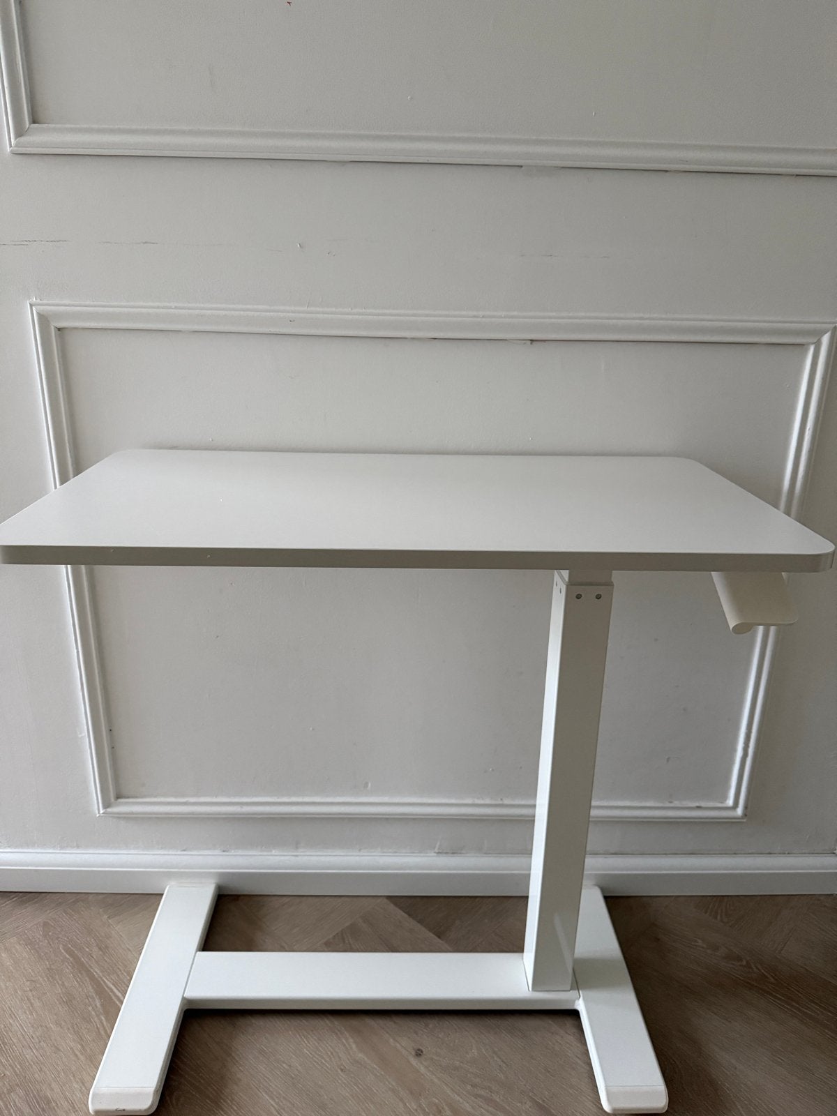 IKEA BOLLSIDAN Laptophouder wit 68x36 cm, Ophalen, Zo goed als nieuw, Rechthoekig, 55 tot 75 cm