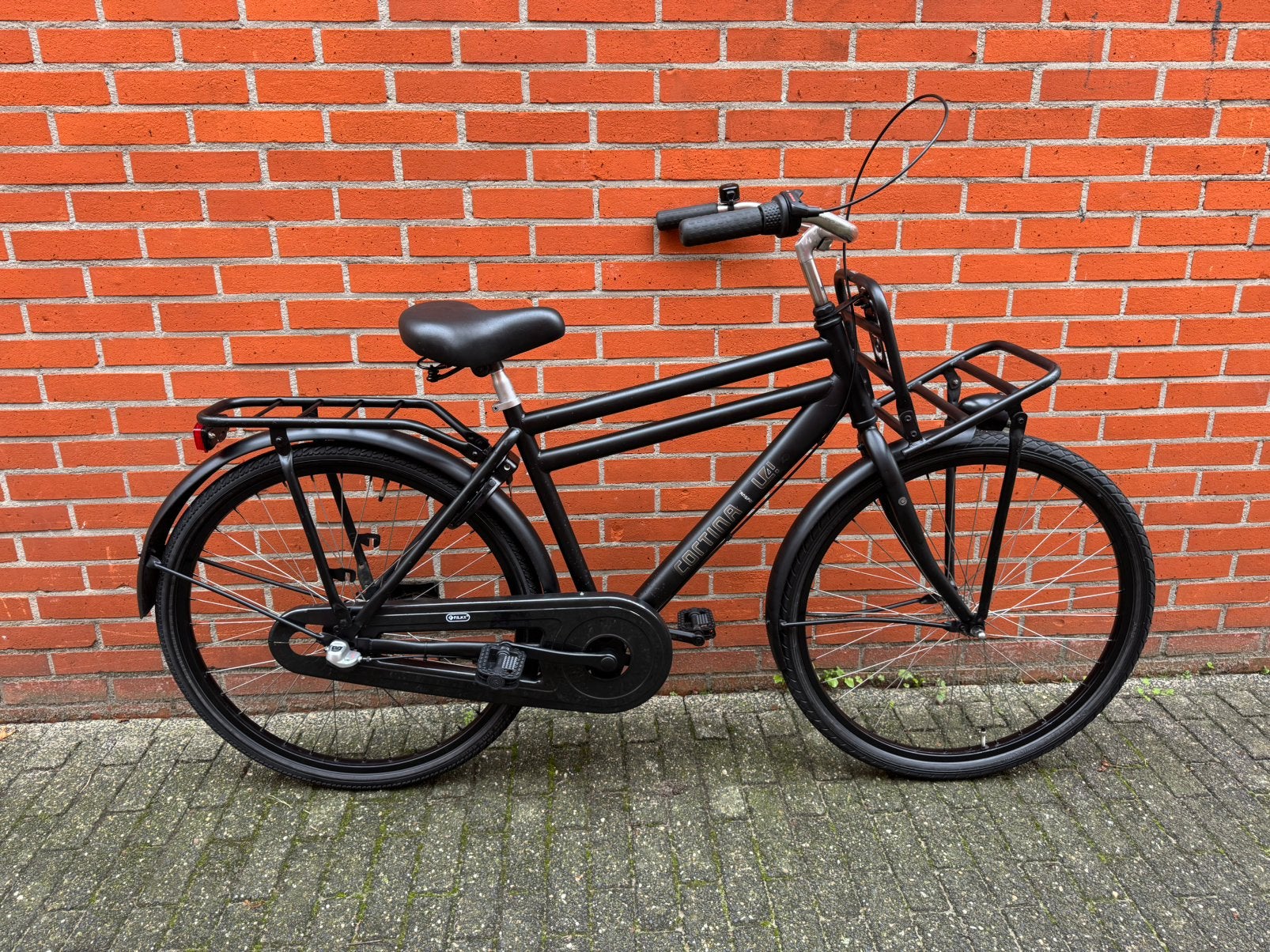 Zwarte Cortina U4 jongensfiets 26 inch 3 versnellingen 47 cm, Terugtraprem, Versnellingen, Zo goed als nieuw, Ophalen