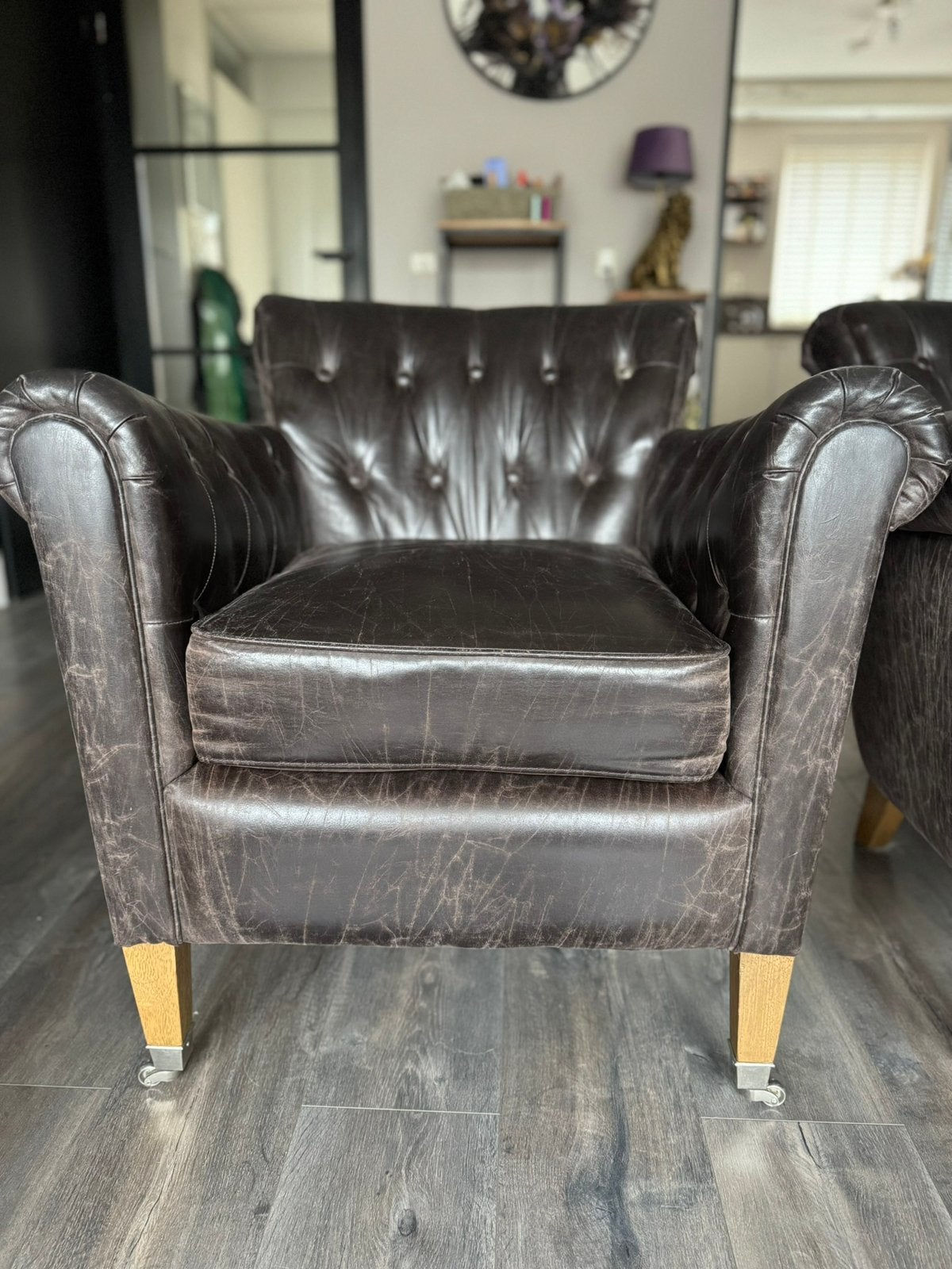 Paramount fauteuils van Rivièra Maison donkerbruin pellini, Huis en Inrichting, Fauteuils, Zo goed als nieuw, Hout, 50 tot 75 cm