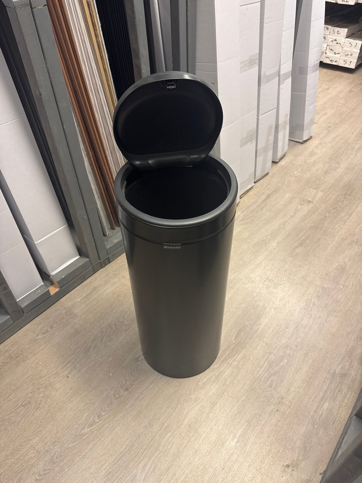 Brabantia Bo Touch Bin - 30 liter - zwart, Ophalen of Verzenden, Zo goed als nieuw, 30 tot 40 liter, Metaal
