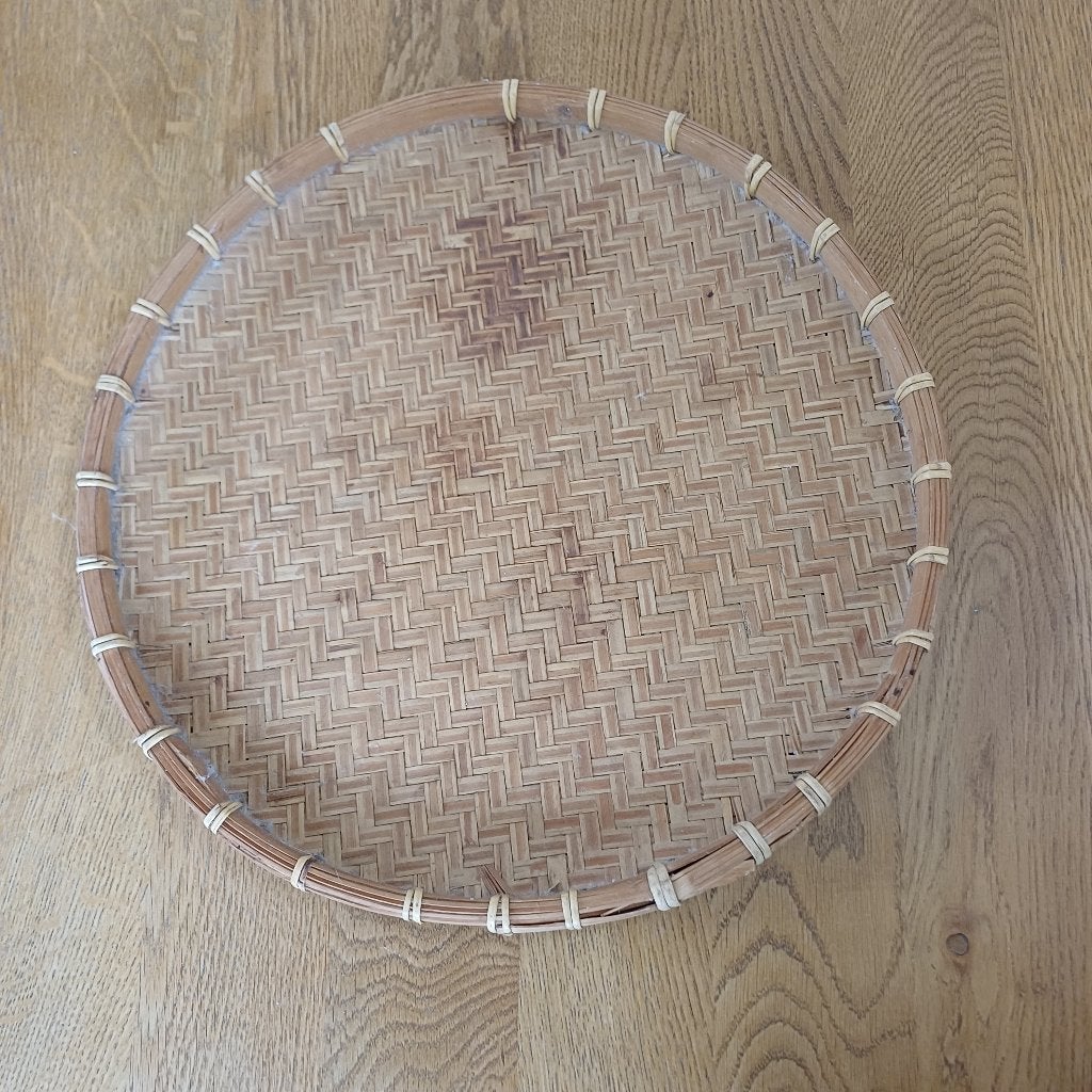 Decoratief rond dienblad van riet, Gebruikt, Gevlochten, Rond, Ophalen of Verzenden