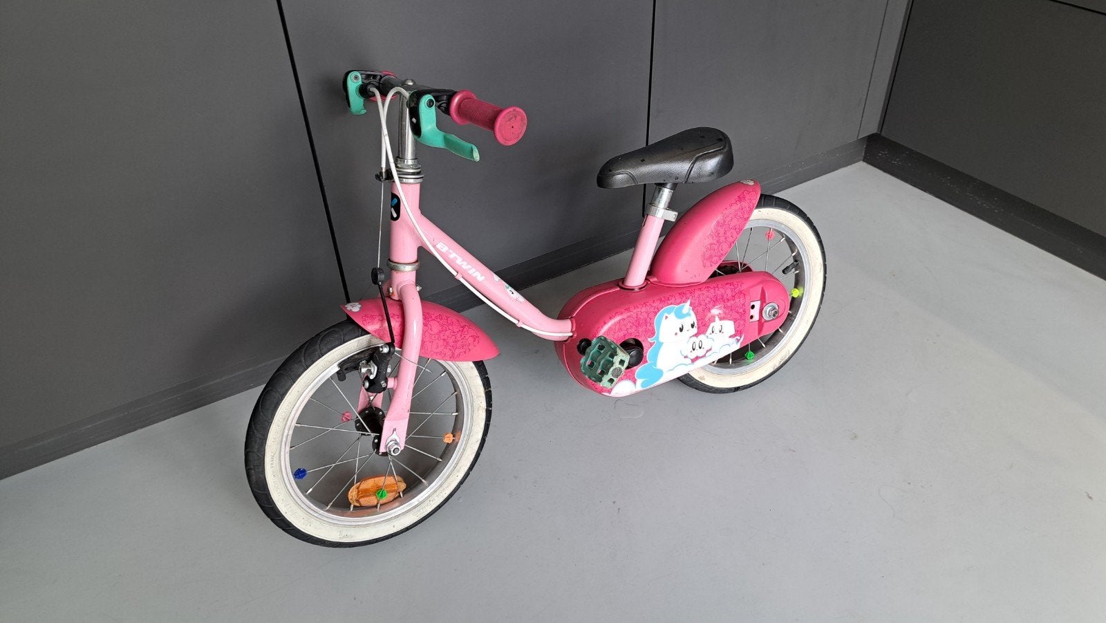Roze kinderfiets BTWIN 500 unicorn 14 inch met zijwieltjes, Fietsen en Brommers, Fietsen | Kinderfietsjes, Ophalen, Zijwieltjes