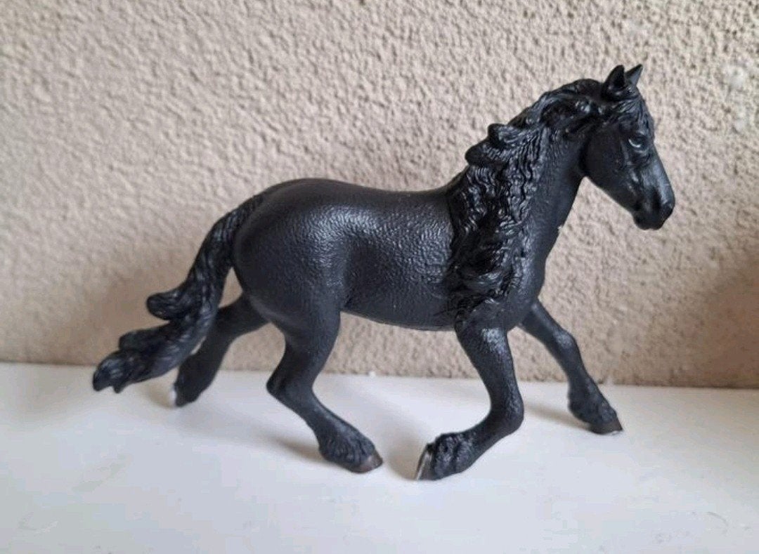 Schleich Fries Paard -, Ophalen of Verzenden, Zo goed als nieuw