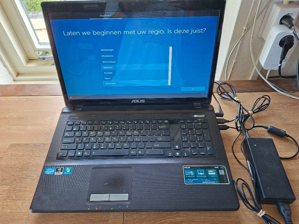ASUS laptop (intel-i7 processor, groot scherm), Computers en Software, Gebruikt, 2 tot 3 Ghz, Qwerty, 8 GB