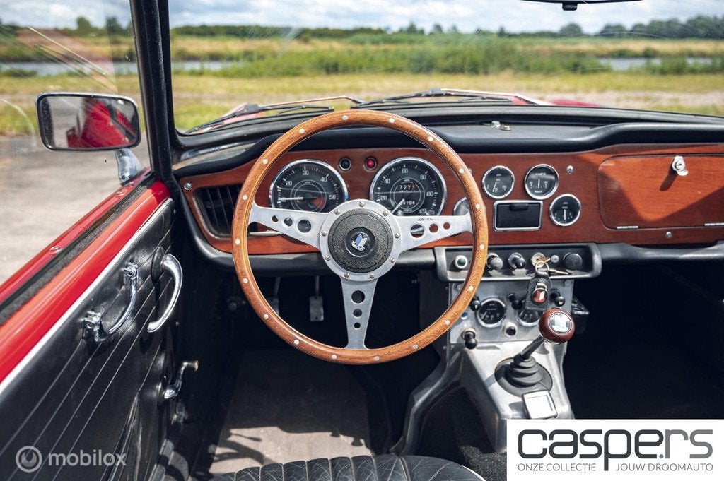 Triumph TR4 A IRS | 1967 | Leder | Sport, Auto's, Triumph, Achterwielaandrijving, Gebruikt, Zwart, 4 cilinders