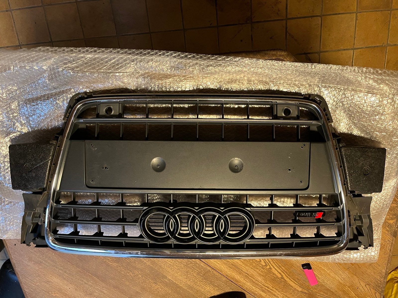 Originele Audi A4 B8 Grille + Mistlampkappen & 2x Logo, Gebruikt, Voor, Bumper, Audi