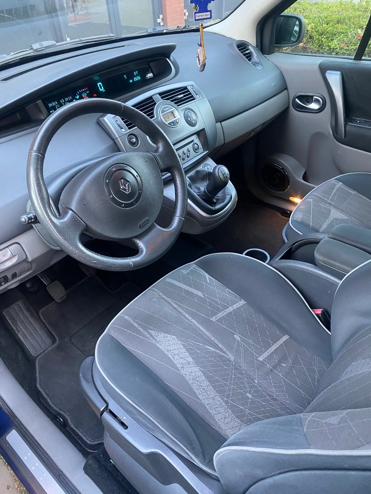 Renault Scénic 1.6 16V 83KW Autbas Euro4 2003 Blauw, Auto's, Voorwielaandrijving, 1295 kg, 4 cilinders, Blauw