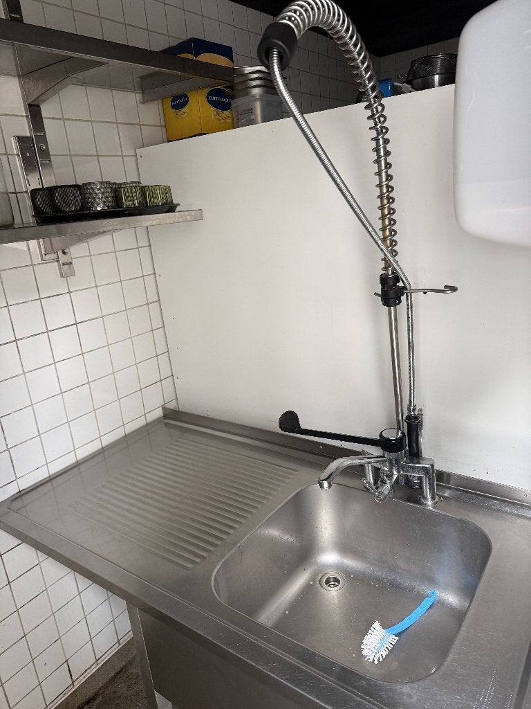 RVS spoelbak met professionele horeca-voorspoeldouche, Ophalen, Gebruikt, 100 tot 150 cm, 100 tot 150 cm