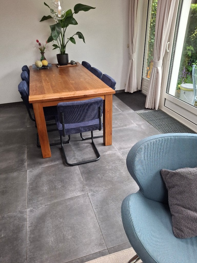 corduroy eetkamerstoelen met matzwart buizenframe, Ophalen, Gebruikt, Blauw, Stof