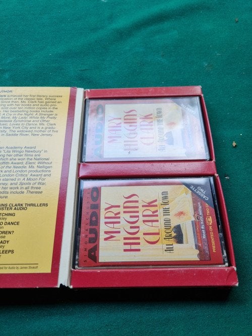 -	Mary higgins clark all around the town, Ophalen of Verzenden