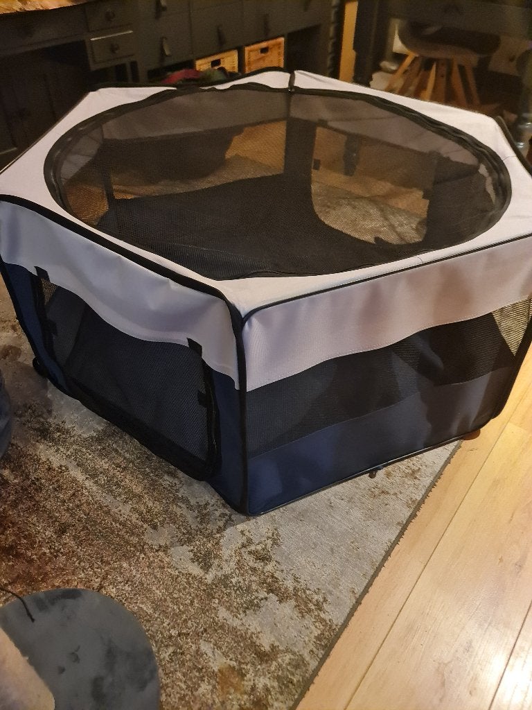 Opvouwbare honden / puppies / katten / kittens ren bench, Ophalen, Zo goed als nieuw