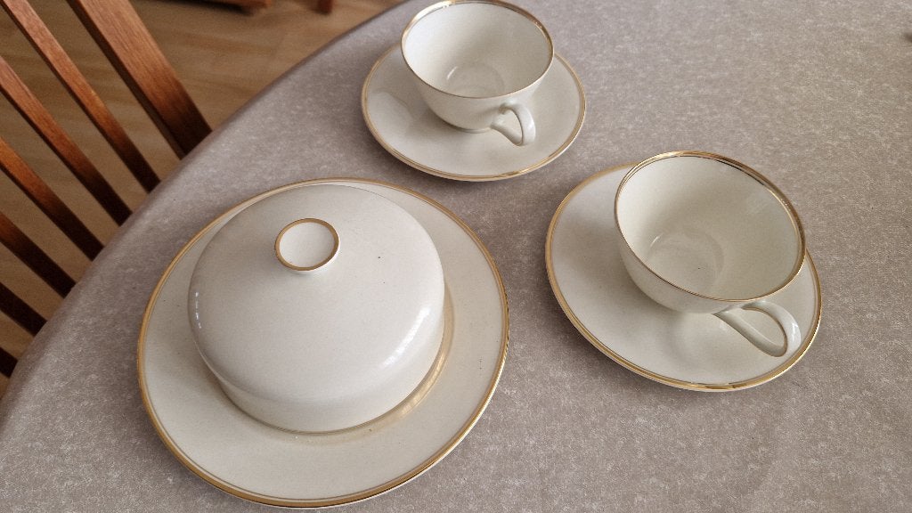 vintage botervloot en 2 kop en schotels, Ophalen of Verzenden, Zo goed als nieuw, Overige stijlen, Kop(pen) en/of Schotel(s)