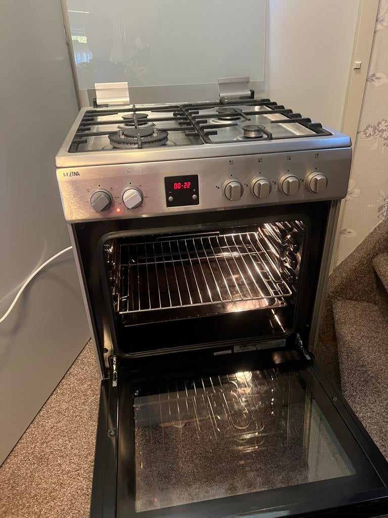 Te Koop Etna RVS Gasfornuis met Hetelucht Oven - 60 cm breed, Witgoed en Apparatuur, Fornuizen, Zo goed als nieuw, Gas, Vrijstaand