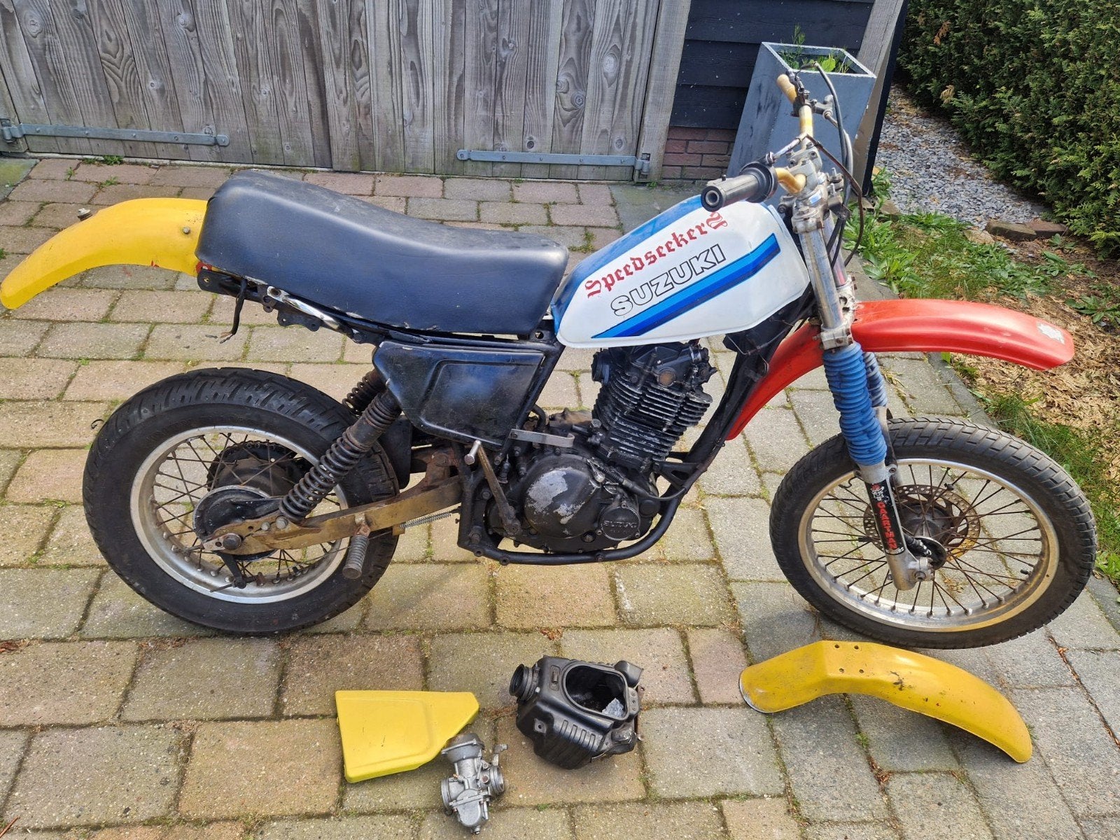 Suzuki dr 500 . Loop of sloop., Ophalen