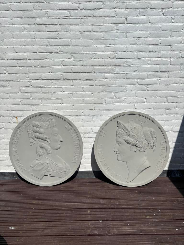 Klassieke wanddecoratie munten Maria Theresia/Catharina II, Antiek en Kunst, Antiek | Religie, Ophalen
