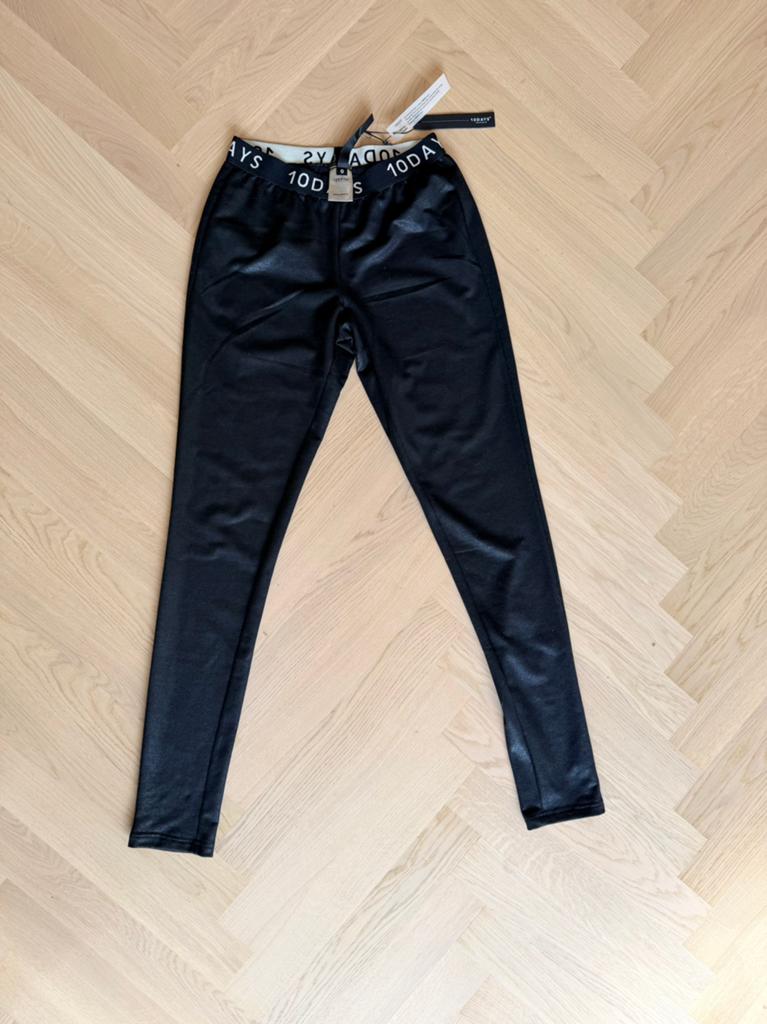 10DAYS gecoate zwarte babyfleece legging maat 0/36 – nieuw, Kleding | Dames, Leggings, Maillots en Panty's, Legging, Maat 36/38 (S)
