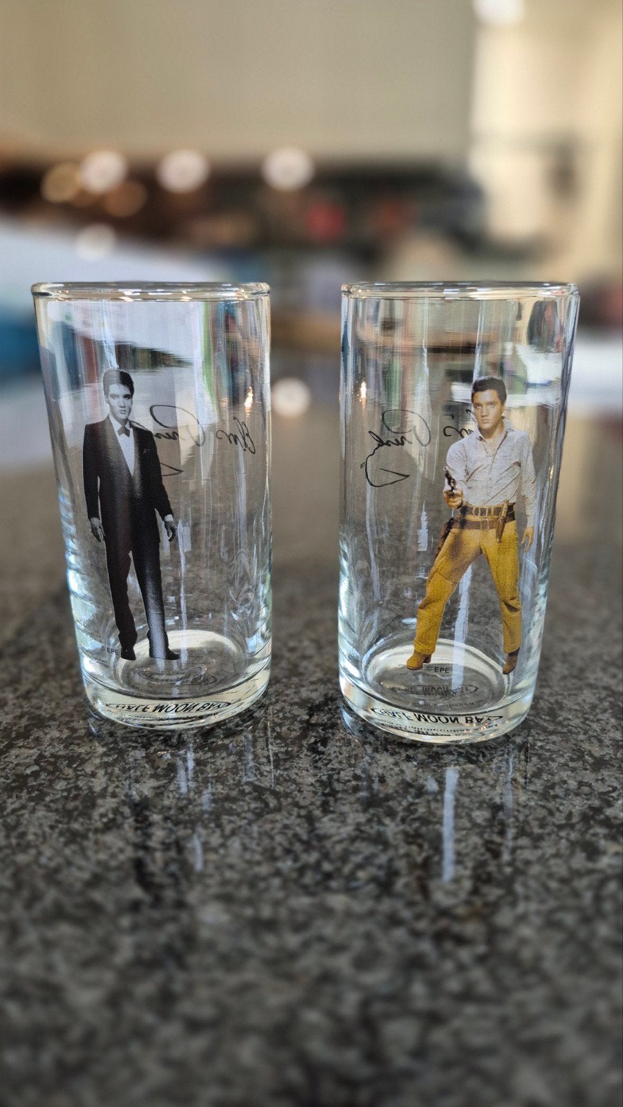 Set van 2 Elvis Presley glazen - Half Moon Bay - glas, Glas of Glazen, Overige merken, Ophalen of Verzenden, Overige stijlen