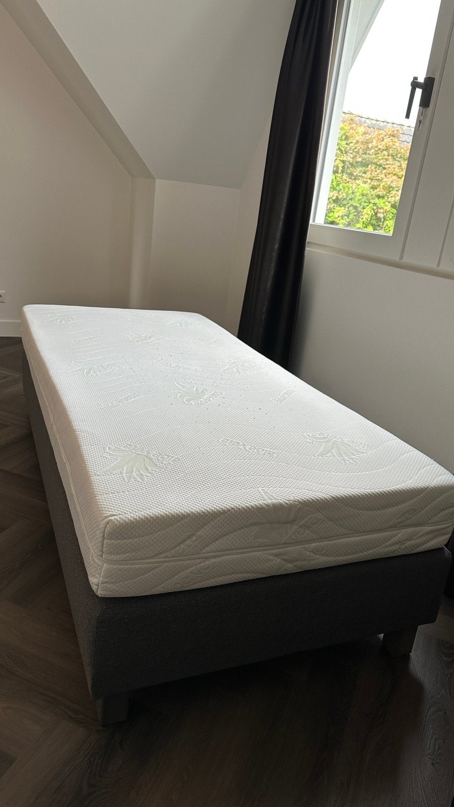 Eenpersoons boxspring, Ophalen, 90 cm, Eenpersoons, Zo goed als nieuw